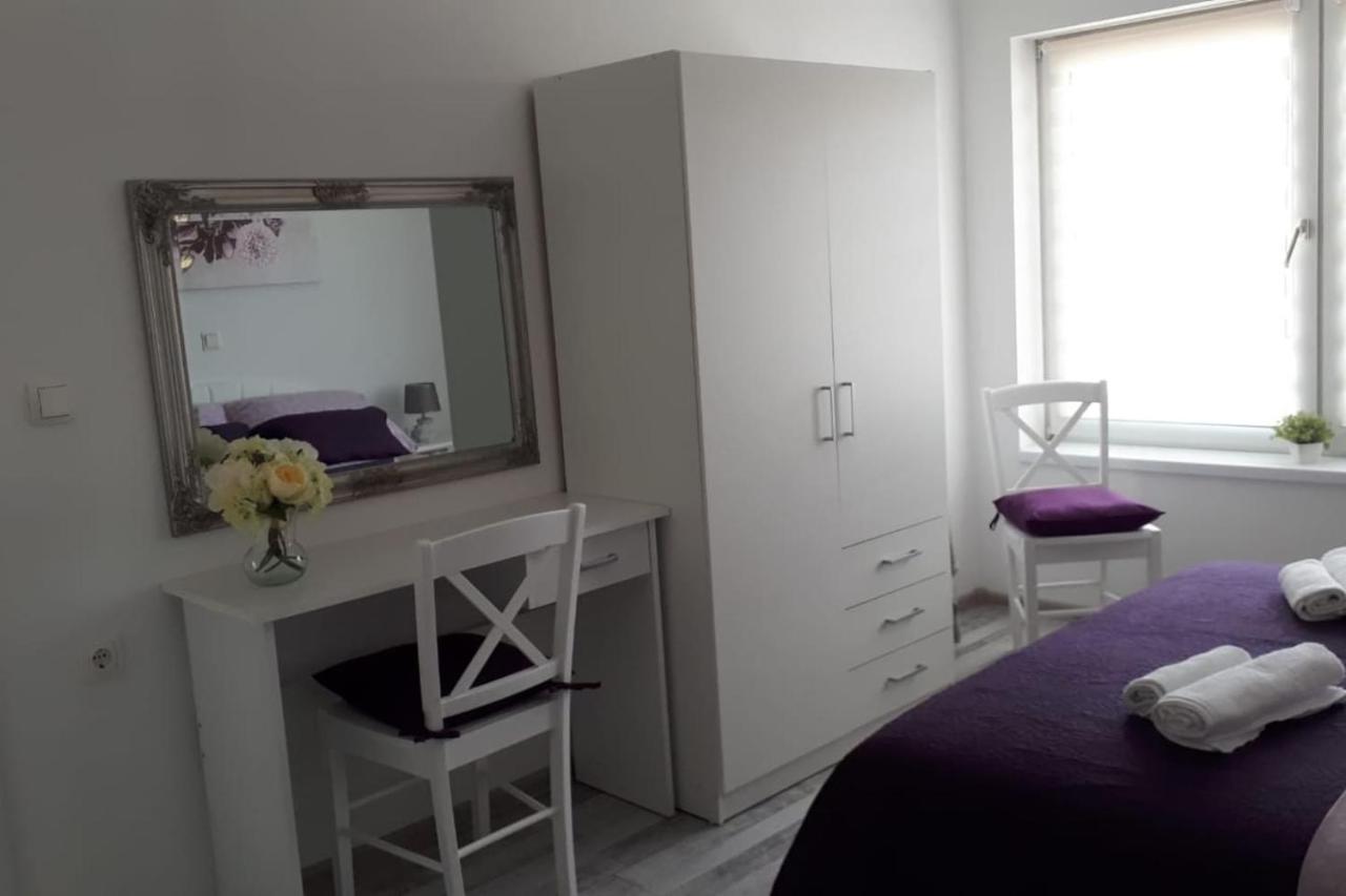 Apartman Lidija Dinjiška Zewnętrze zdjęcie